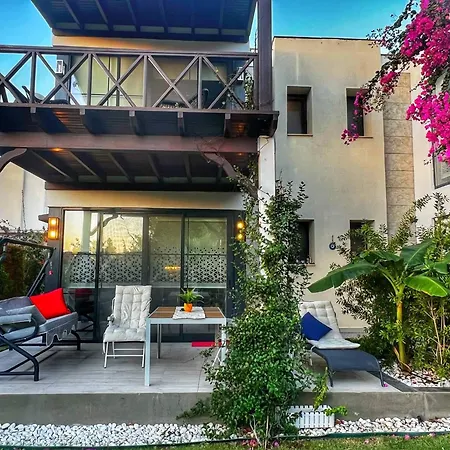 Villa Serenity In Designer *
